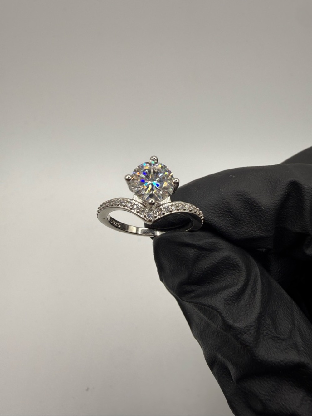 VVS1 Moissanite Engagement/promise ring 1.2ct 925 sterling silver V shape style